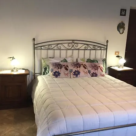 La Casa Di Betta Nyaraló Monte Campano